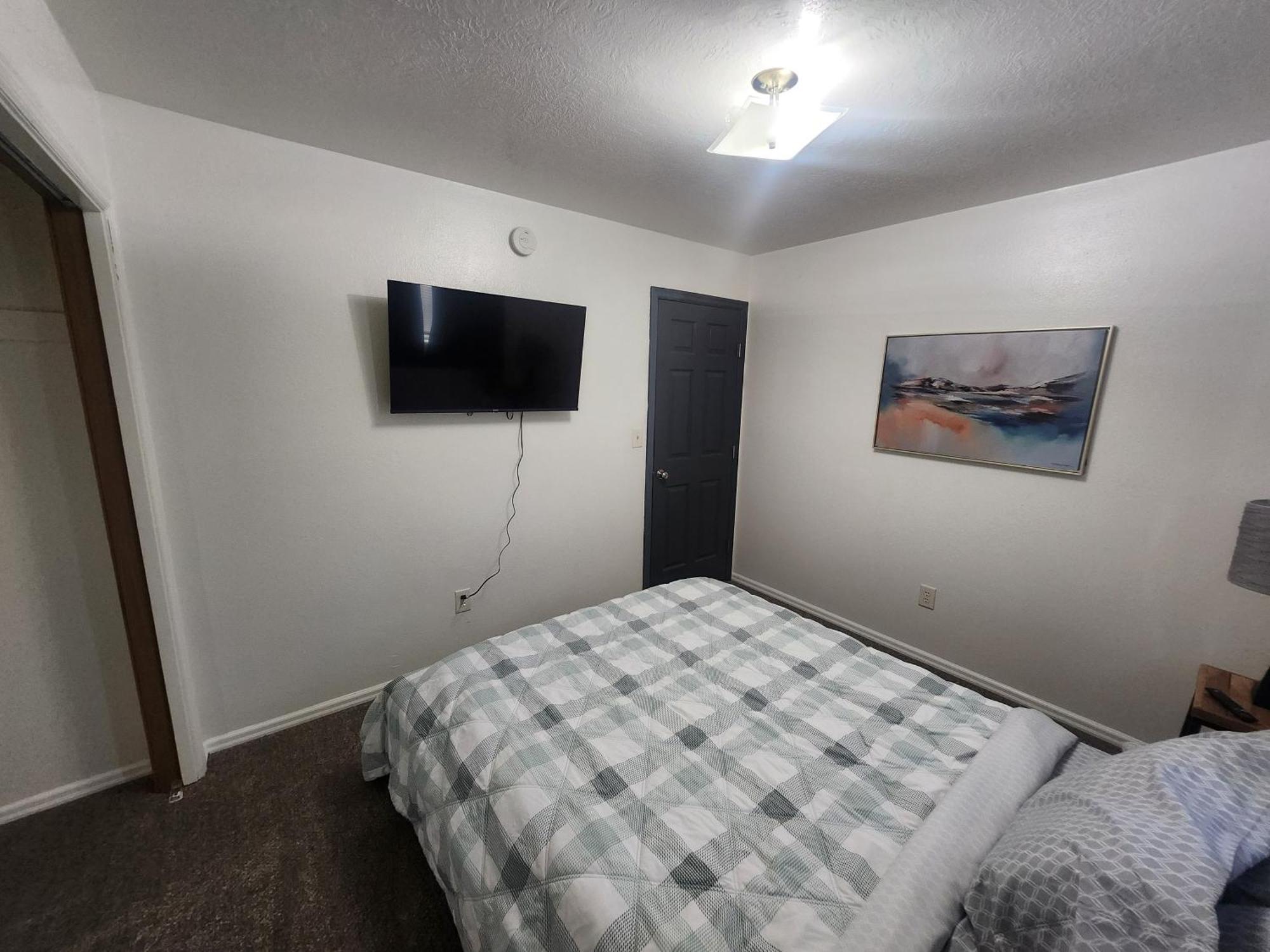 Newly Furnished Relaxing Stay Fairbanks Bagian luar foto